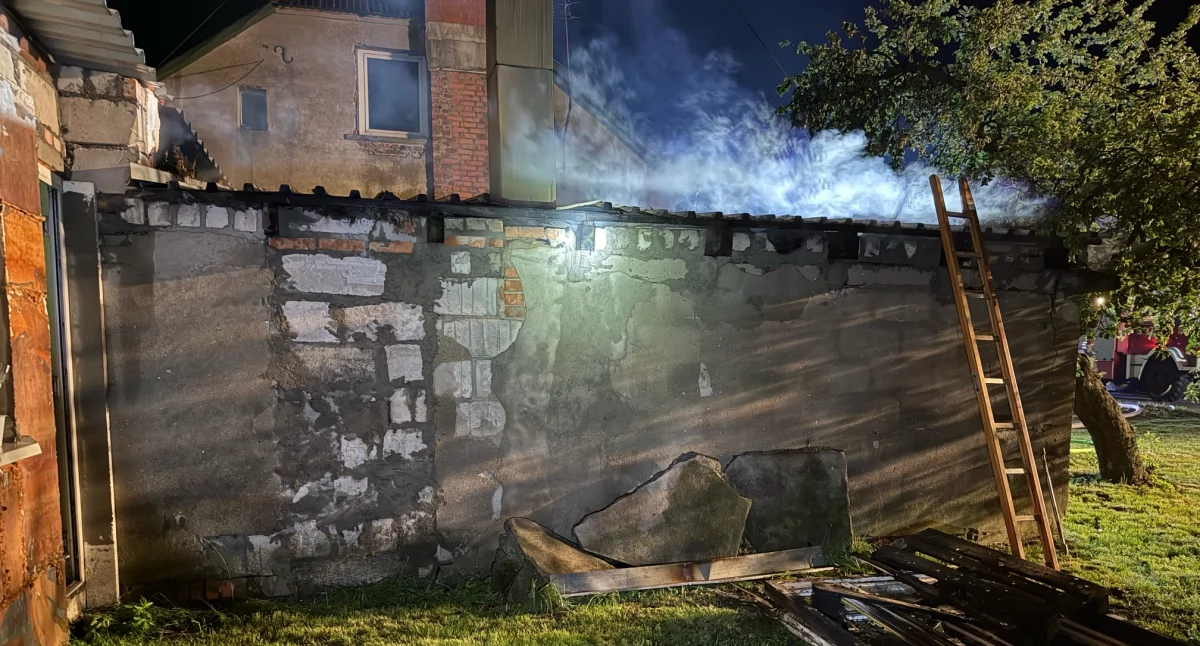 Pożar przybudówki domu jednorodzinnego w Strzelnie Klasztornym