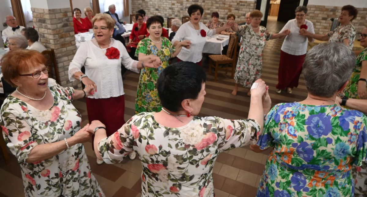9 zespołów śpiewaczych na scenie w Orchowie - motywem przewodnim przeboje Anny Jantar (film + zdjęcia)