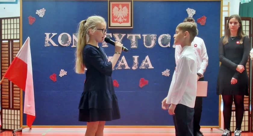 Uroczystą akademią w Kruchowie uczcili Święto Konstytucji 3 Maja (zdjęcia)