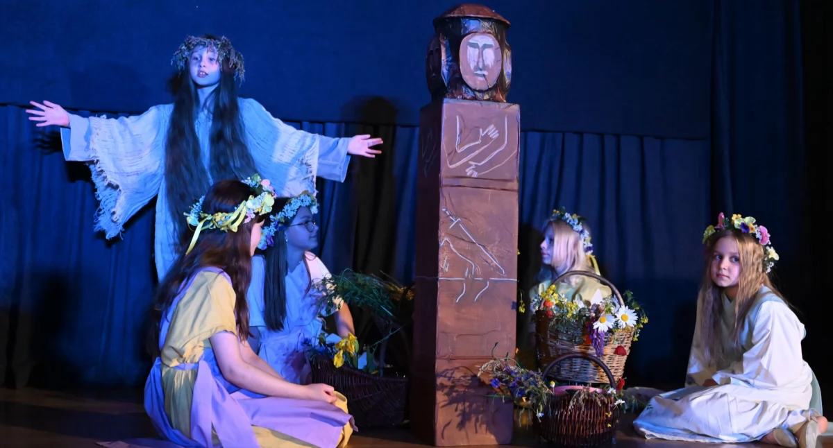 Teatr Siódmy Dzień wystawił spektakl - Trzemeszno w polskiej koronie (film + zdjęcia)