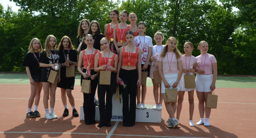 9 formacji tanecznych pokazało swój talent w Szkole Podstawowej nr 1 w Trzemesznie (zdjęcia)