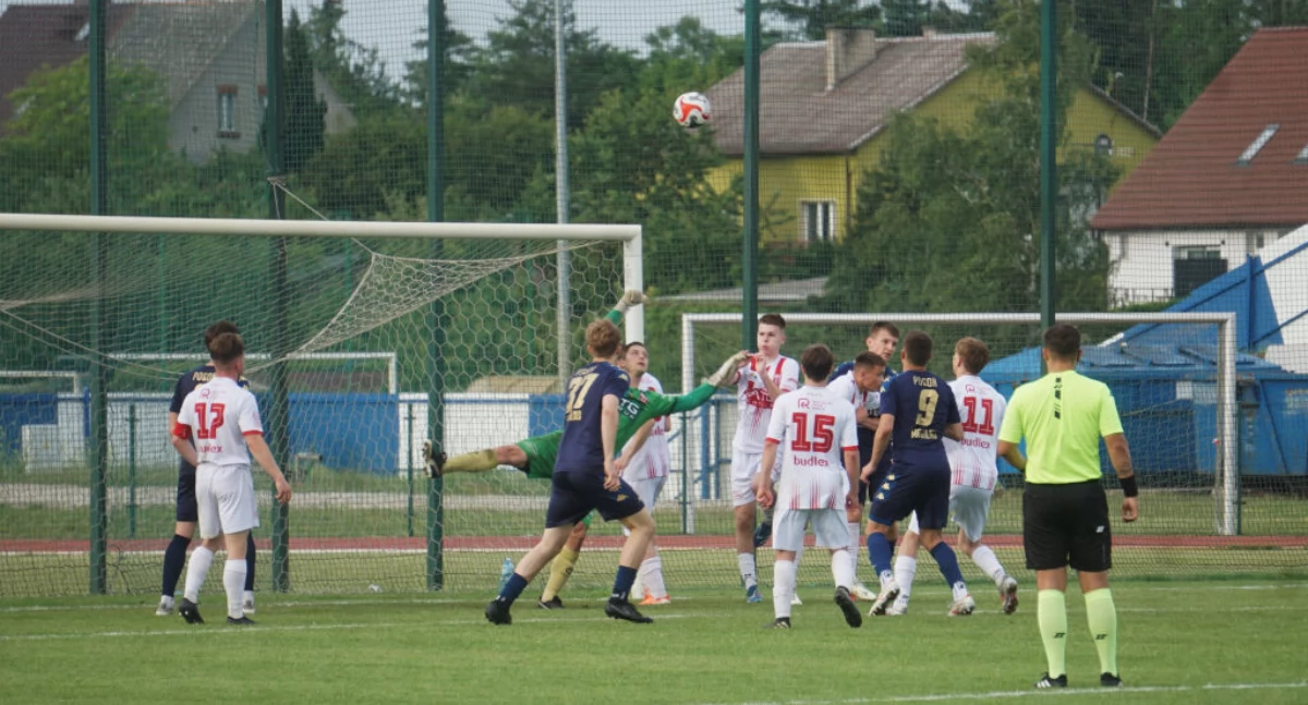 Szansa gry w barażach o III ligę. Pogoń musi minimum zremisować w meczu wyjazdowym z Orlętami Aleksandrów Kujawski