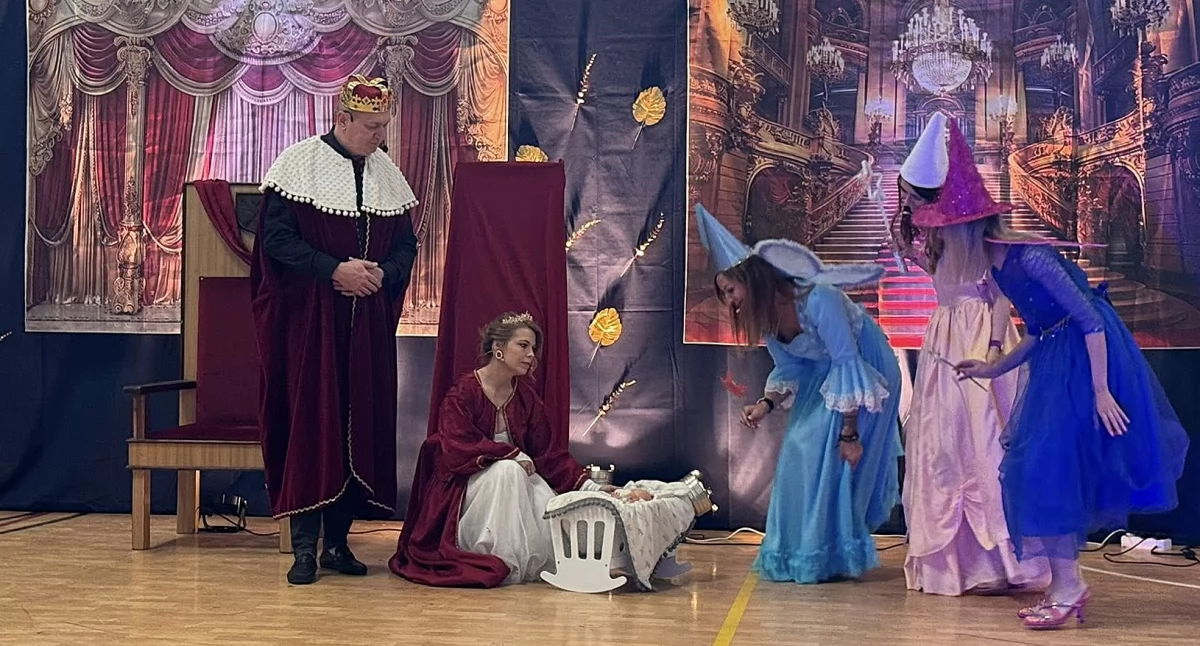 Teatralna przygoda ze Śpiącą Królewną w strzeleńskiej hali sportowej (zdjęcia)