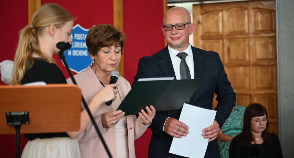 Srebrny jubileusz nadania imienia szkole podstawowej w Orchowie (film + zdjęcia)