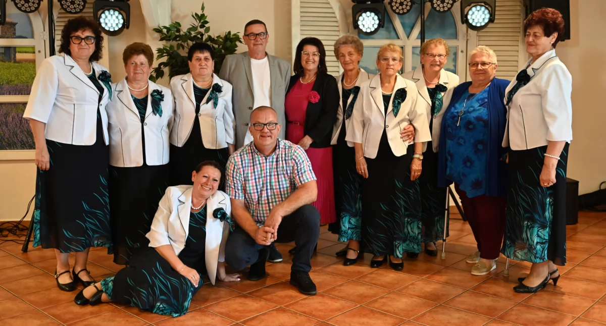 II Przegląd Śpiewających Seniorów Cieszmy  się chwilą w Mogilnie (film + zdjęcia)