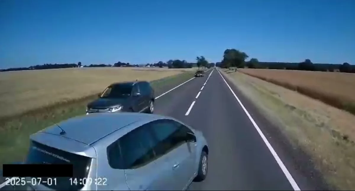 Czerniak, krajowa 15. Wyprzedzał na czołówkę, stracił prawo jazdy
