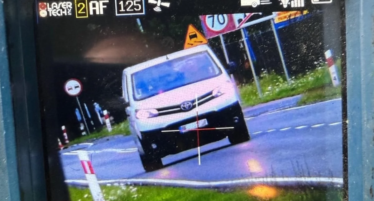 Kierowca toyoty przekroczył prędkość o 72 km/h, słona kara