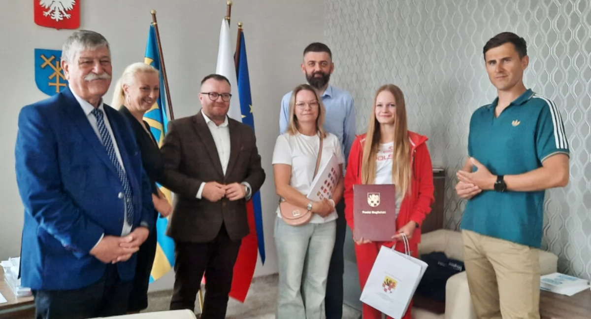 Zofia Malińska z MKL Tlen Mogilno uhonorowana przez burmistrza i starostę (zdjęcia)