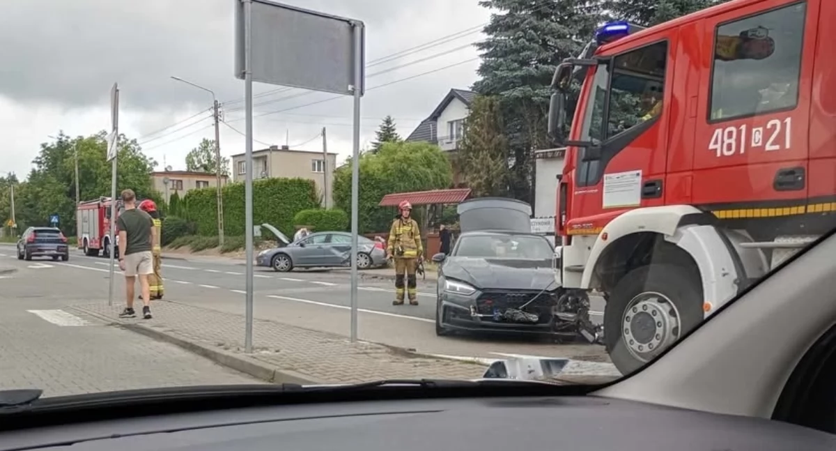 Mogilno, ul. Powstańców Wlkp. - zderzenie dwóch samochodów osobowych