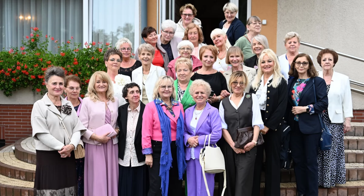 W trzemeszeńskiej Alma Mater absolwentki rocznika 1975 wspominały szkolne lata (zdjęcia)