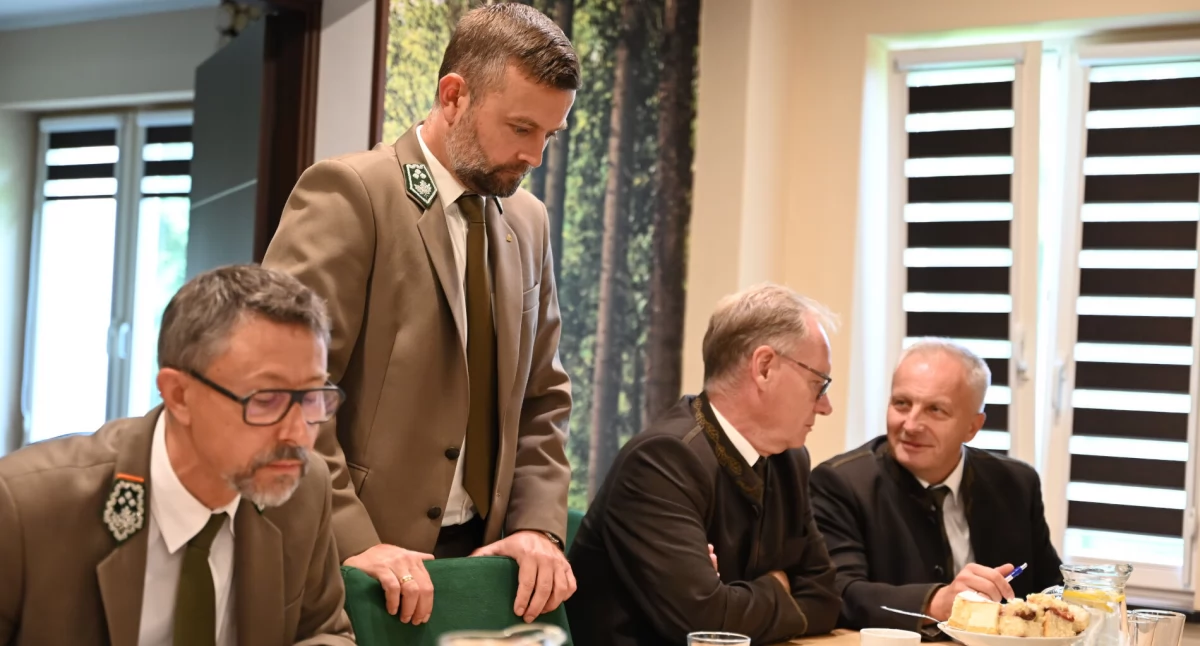 W Nadleśnictwie w Miradzu debatowali nad projektem planu urządzenia lasu na nadchodzące dziesięciolecie (zdjęcia)