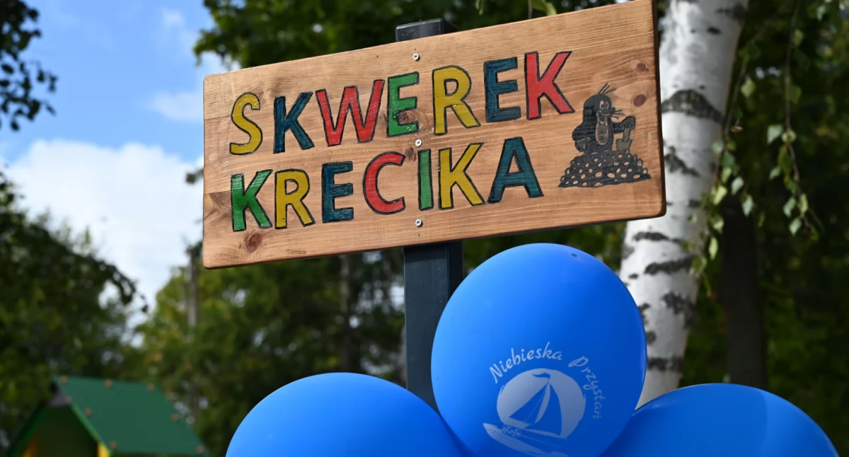 Plac zabaw Skwerek Krecika dla dzieci z Niebieskiej Przystani (film + zdjęcia)