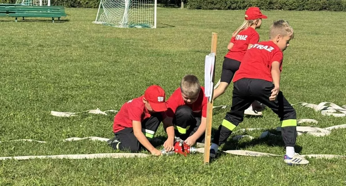 Młody narybek strażacki konkurował w zawodach pożarniczych (zdjęcia)