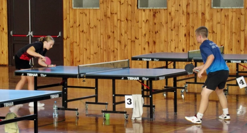 15 tenisistów rozpoczęło Grand Prix Trzemeszeńskiego Towarzystwa Sportowego w tenisie stołowym (zdjęcia)