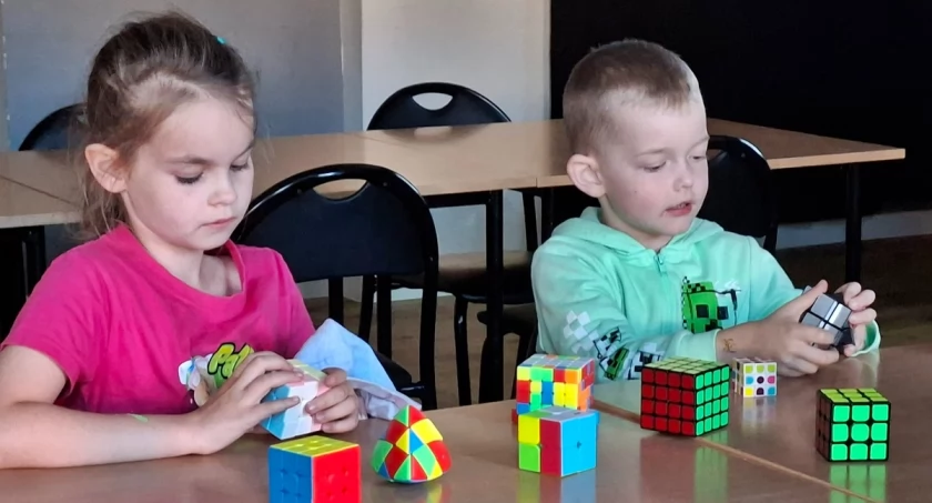 W trzemeszeńskim Domu Kultury spotkali się z kostką Rubika (zdjęcia)