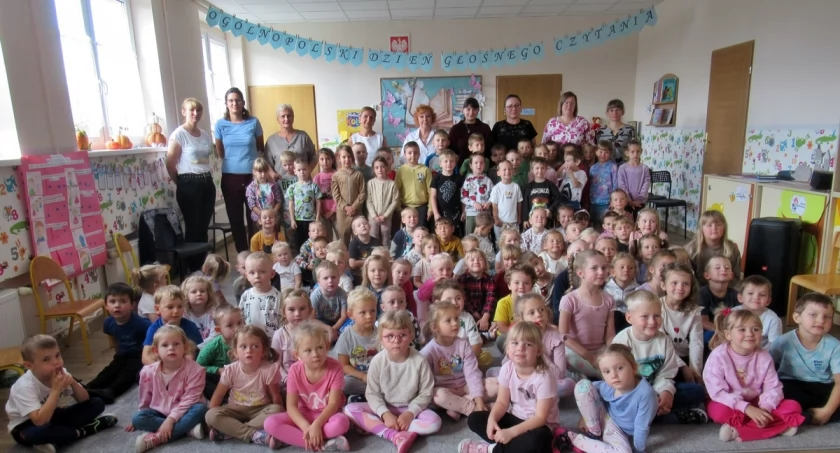 Ogólnopolski Dzień Głośnego Czytania w Przedszkolu nr 2 im. Misia Uszatka w Trzemesznie (zdjęcia)
