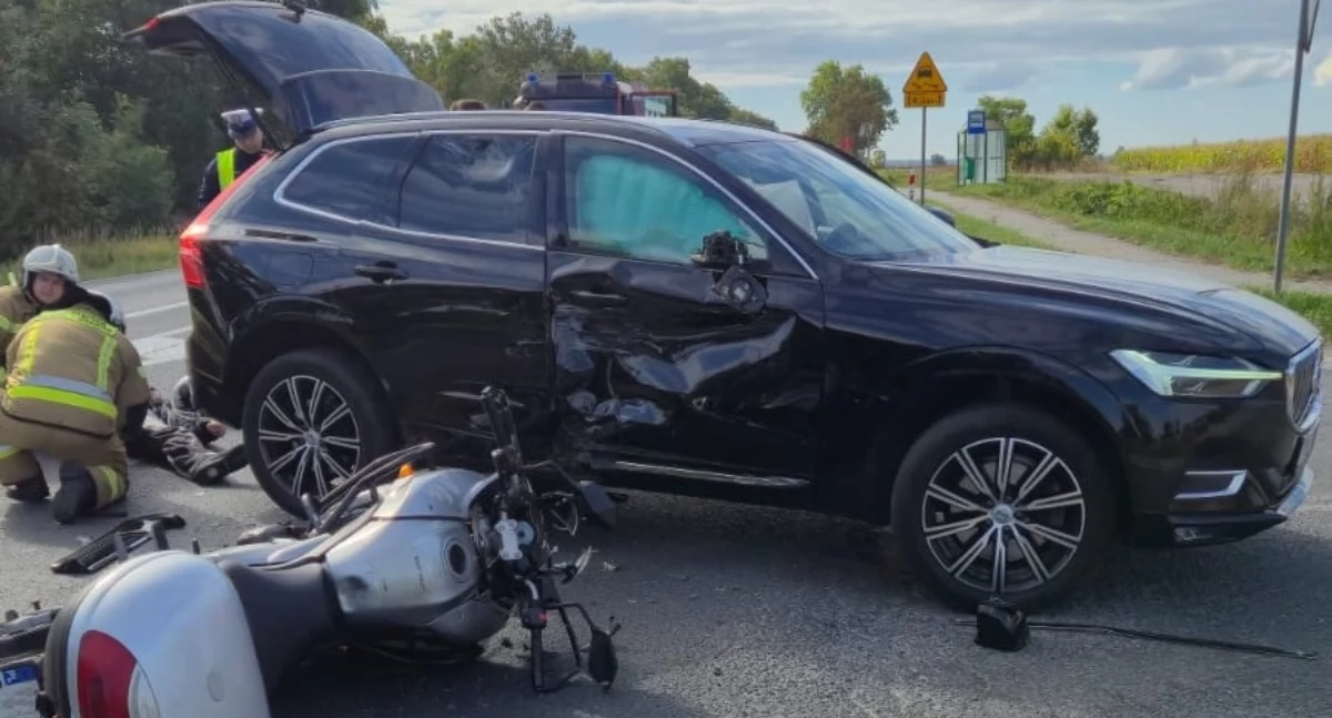 Zderzenie kierowcy osobowego volvo z motocyklistą
