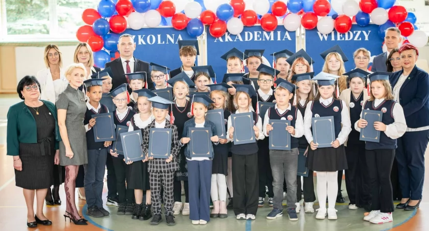 Szkolna Akademia Wiedzy - nowatorski program edukacyjny w Dąbrowie (zdjęcia)