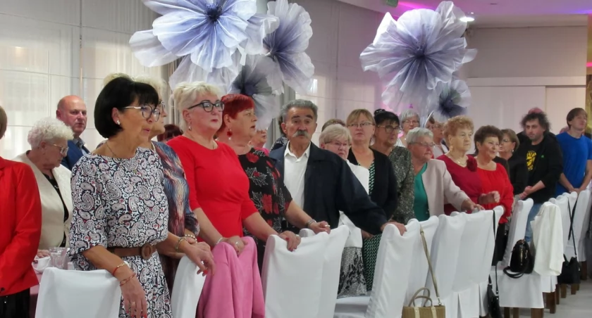 Trzemeszeńscy seniorzy przeżywają drugą młodość – Dzień Seniora w Gołąbkach (zdjęcia)