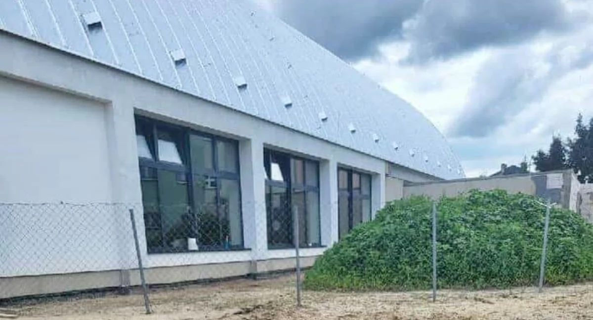 Dokończenie budowy hali przy SP 2 w Mogilnie. Wszystkie oferty znacznie powyżej kwoty zarezerwowanej w budżecie gminy