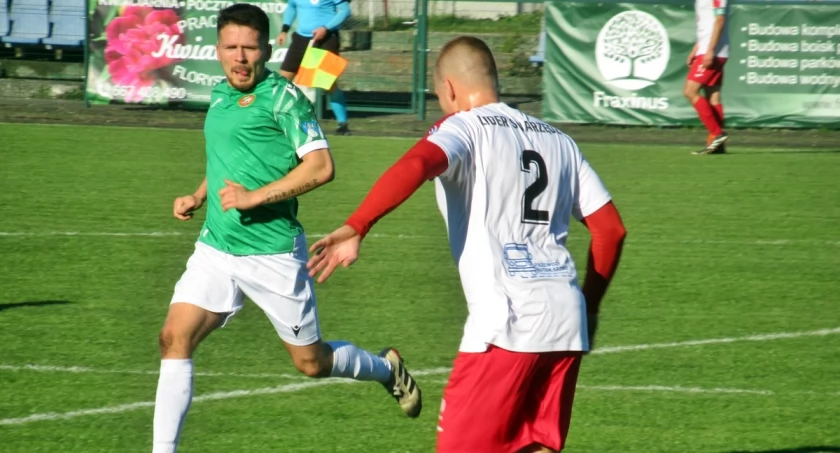 V liga wielkopolska - Zjednoczeni Trzemeszno przegrali z Liderem Swarzędz (zdjęcia)