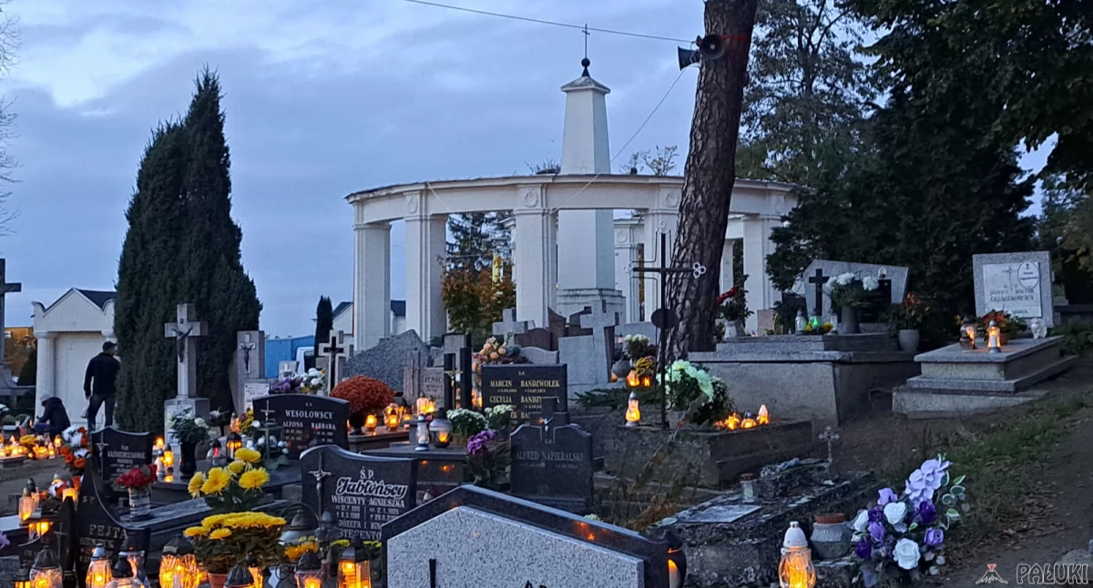 1 listopada - msze święte i procesje na cmentarzach i w kościołach