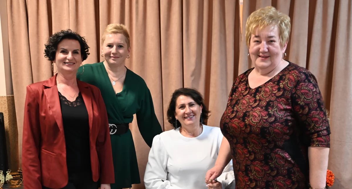 Dzierzążno: jesienne popołudnie pełne wdzięczności dla seniorów (film +zdjęcia)
