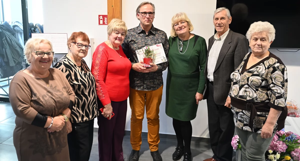  Astrologia, muzyka i filozofia czasu – Piotr Piotrowski u seniorów w Magazynie Zbożowym (zdjęcia)