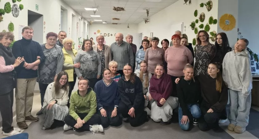 Międzypokoleniowe spotkanie w Dziennym Domu Senior + w Trzemesznie (zdjęcia)