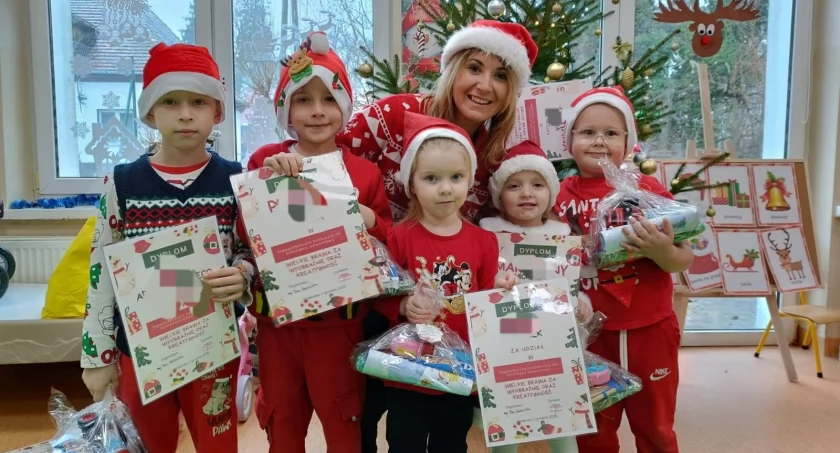 Niecodzienny kalendarz adwentowy w Niepublicznym Przedszkolu w Słowikowie (zdjęcia)