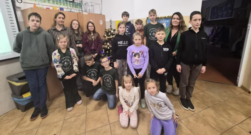 Zuchy i harcerze ze Słowikowa zasiedli przy wspólnym stole (zdjęcia)