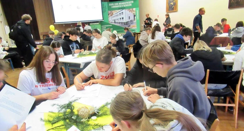 W ZSOiZ w Trzemesznie w Maratonie Pisania Listów Amnesty International napisano rekordowe 1404 wiadomości (zdjęcia)