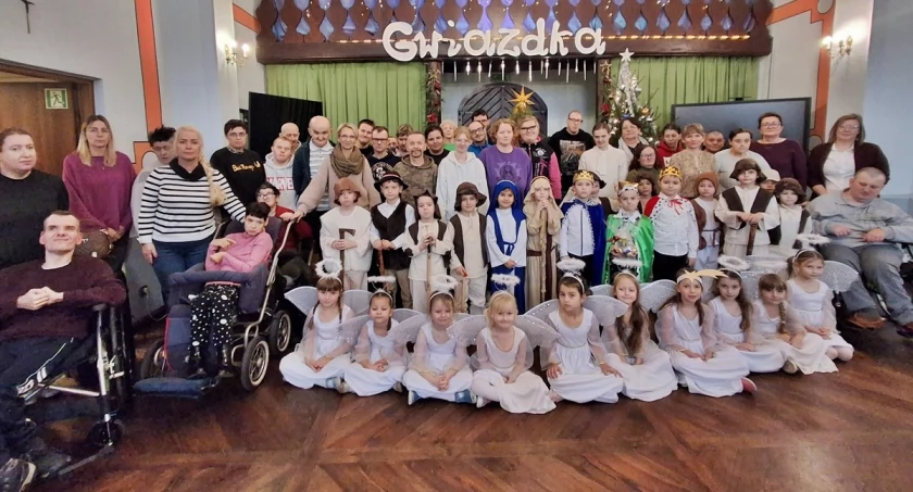 Przedszkolne jasełka w Środowiskowym Domu Samopomocy w Trzemesznie (zdjęcia)
