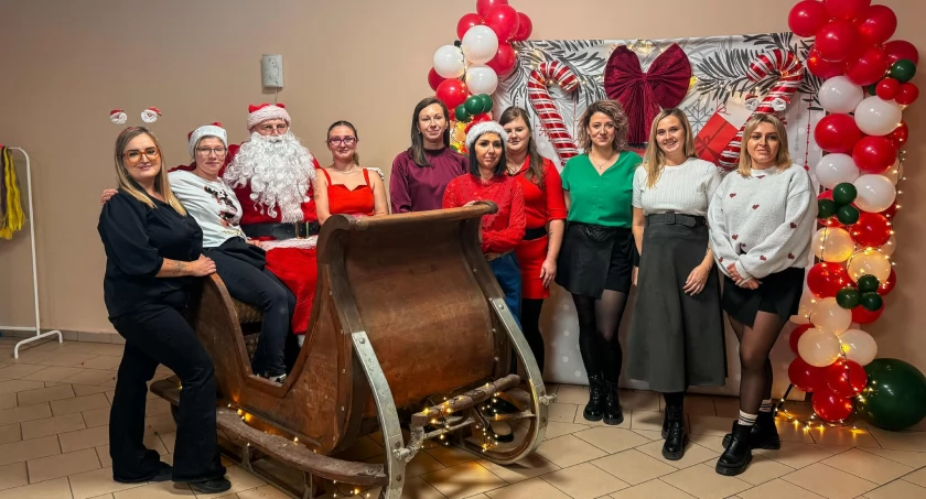 Rodzinno - przedszkolny Kiermasz Bożonarodzeniowy w Dąbrowie (zdjęcia)