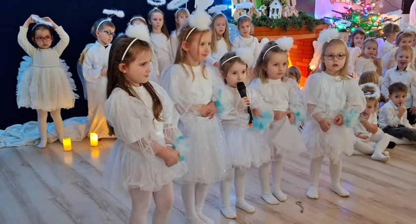 Aniołkowe Granie w Przedszkolu nr 3 w Mogilnie otworzyło serca ludzi na drugiego człowieka (zdjęcia)