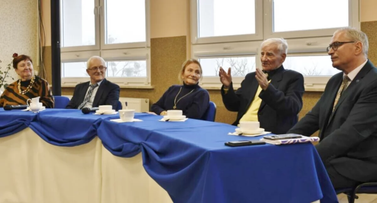 Spotkanie z emerytowanymi pedagogami Zespołu Szkół w Mogilnie (zdjęcia)