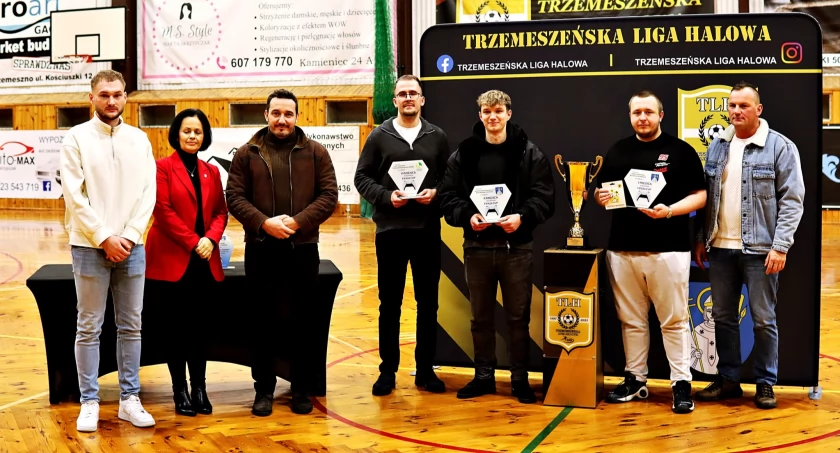 Adam Łuczak zwycięzcą emocjonującego turnieju FIFA26 CUP w Trzemesznie (zdjęcia)