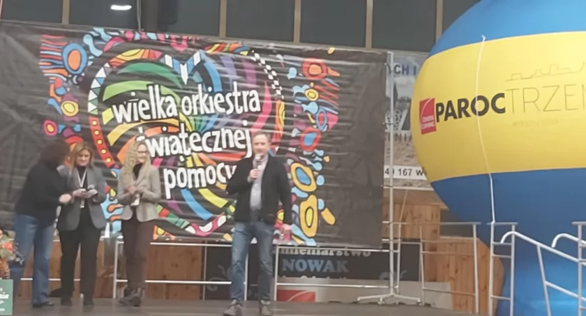 Nierekordowy 34. finał WOŚP w Trzemesznie – wolontariusze, występy, licytacje (zdjęcia)