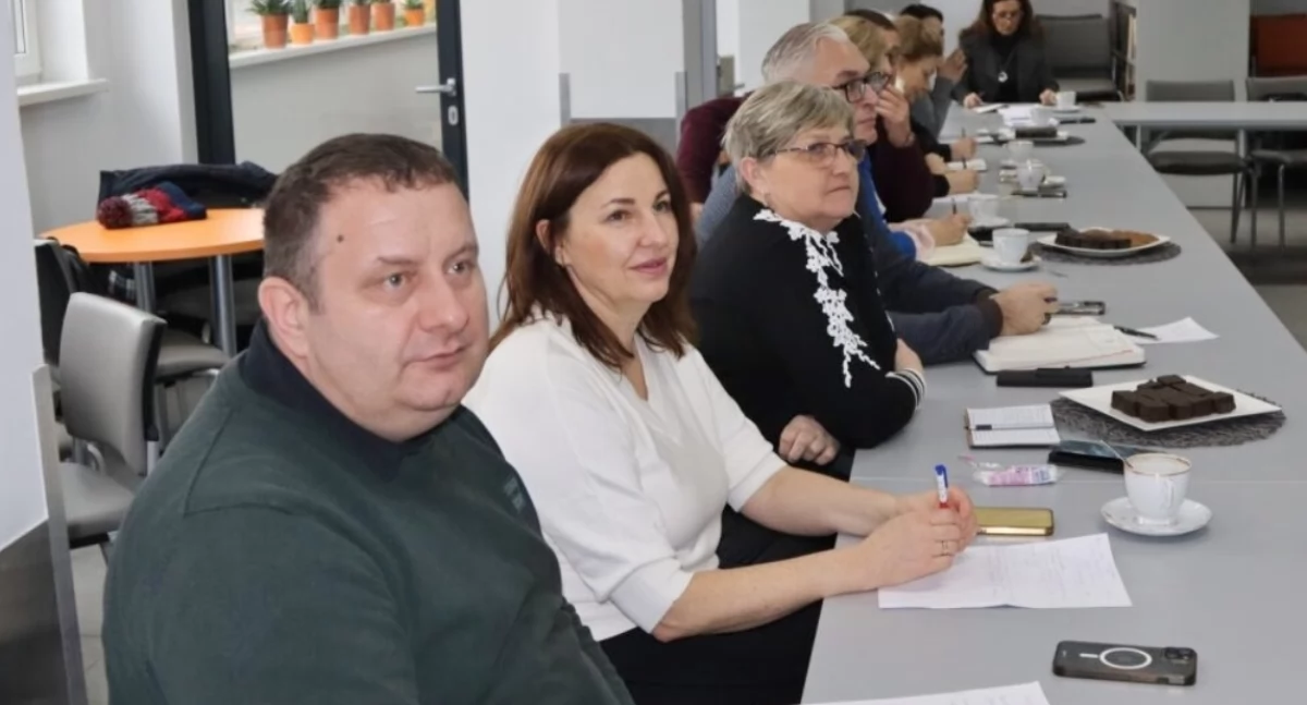 Dyrektorzy szkół o awansie zawodowym nauczycieli. Spotkanie sieci samokształceniowej w Mogilnie (zdjęcia)