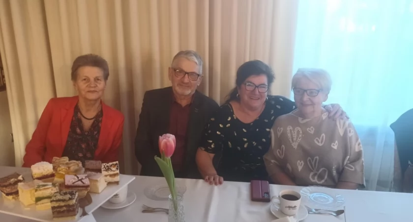 Dzień Babci i Dziadka w trzemeszeńskim Promyku (zdjęcia)