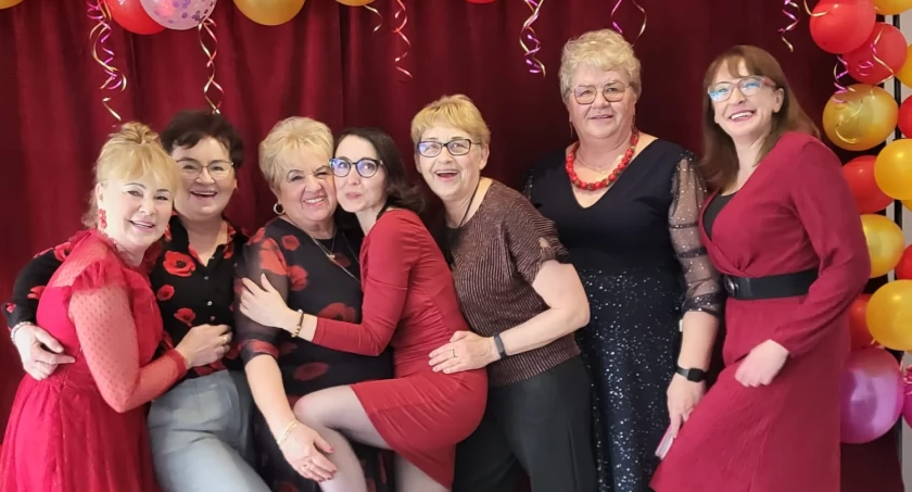 Karnawałowy bal seniorów w Mogilnie pełen tańca, śpiewu i radości (zdjęcia)