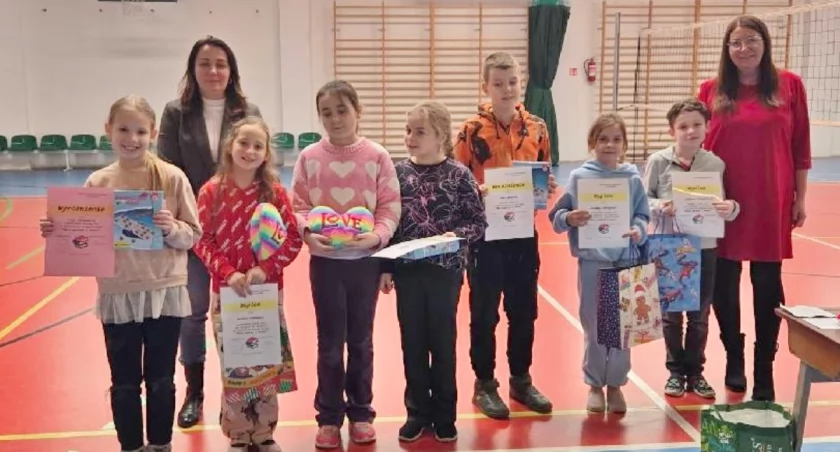 Tydzień baśni w Zespole Szkolno-Przedszkolnym w Kruchowie (zdjęcia)