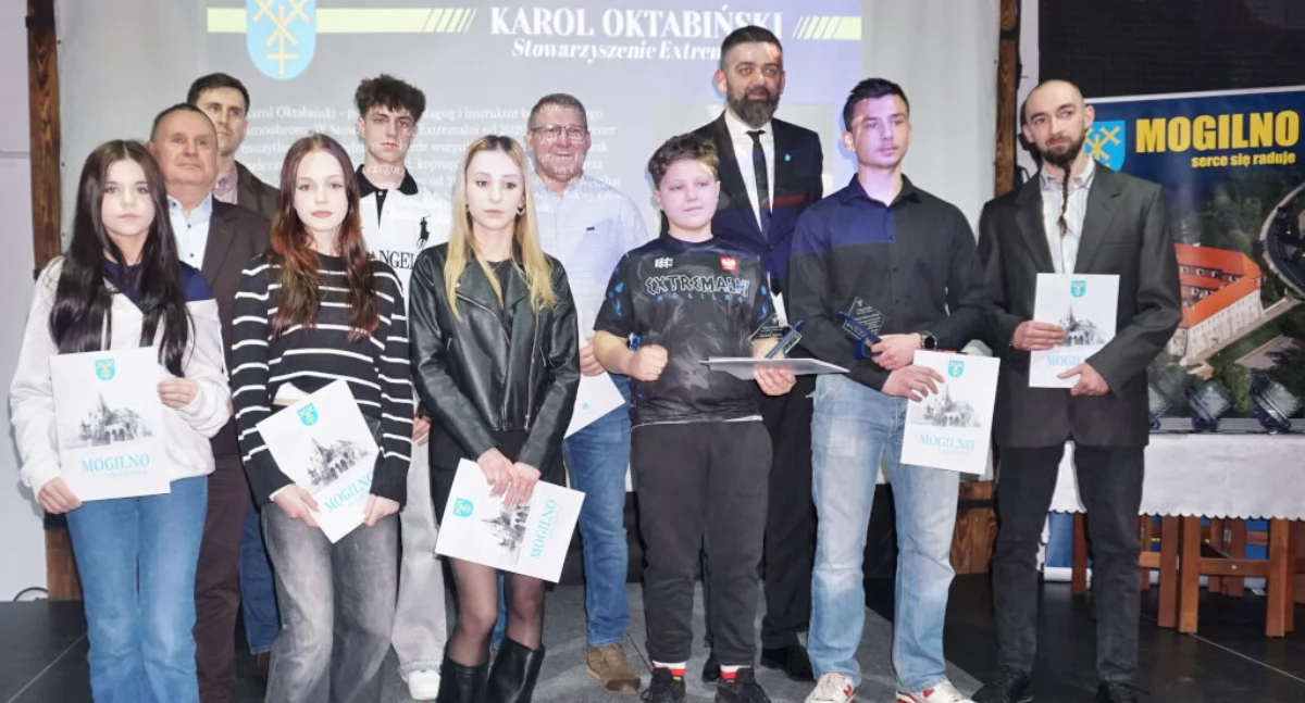 Burmistrz Mogilna wręczył stypendia, nagrody i wyróżnienia 35 sportowcom i 2 trenerom (zdjęcia)