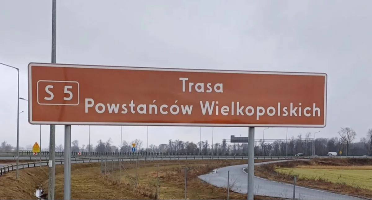 S-5 Trasą Powstańców Wielkopolskich na całej swojej długości, a tablice postawił tylko poznański oddział GDDKiA