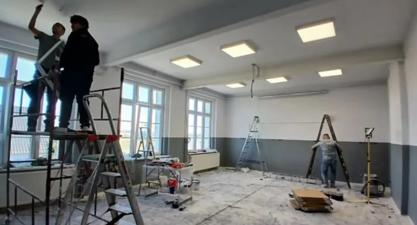 Remont sali polonistycznej w Zespole Szkolno-Przedszkolnym w Kruchowie (zdjęcia)