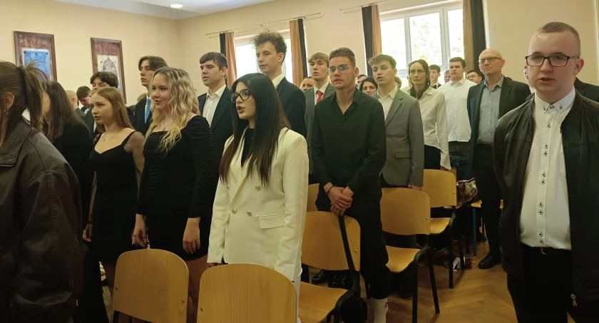 98 absolwentów Zespołu Szkół Ogólnokształcących i Zawodowych 2025 roku (zdjęcia)