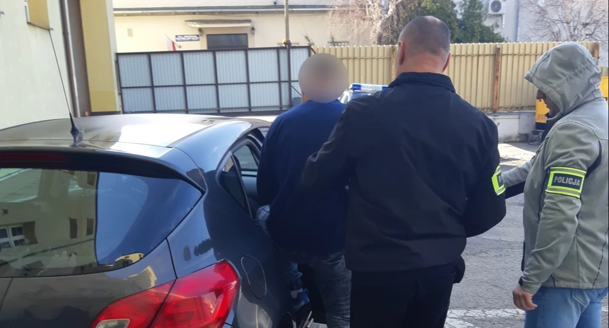 Kryminalni przeszukali jeden z lokali, 47-latek odpowie za posiadanie narkotyków
