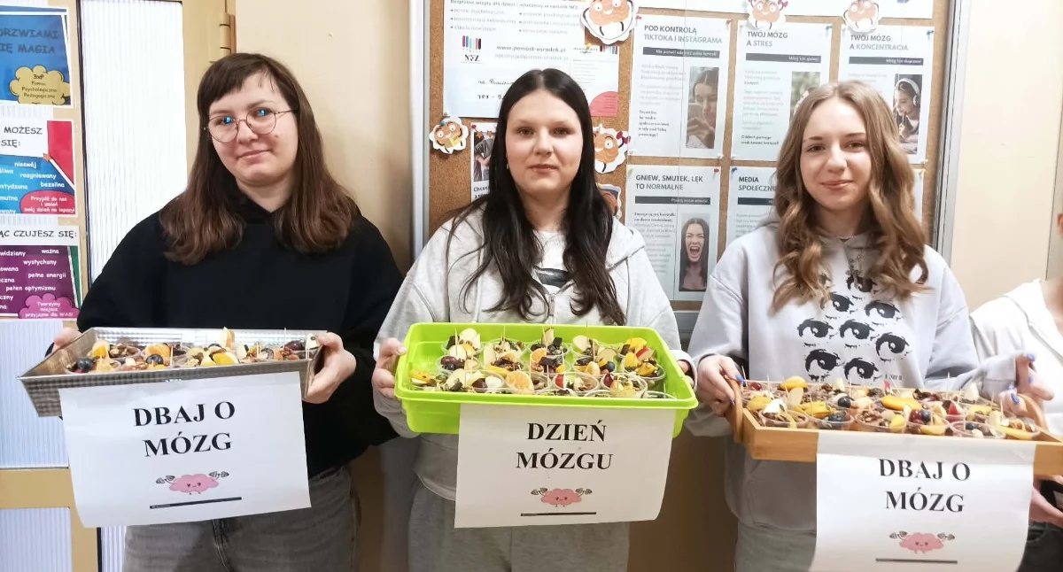 Obchodzili Światowy Dzień Mózgu - wolontariusze przygotowali zdrowe przekąski (zdjęcia)
