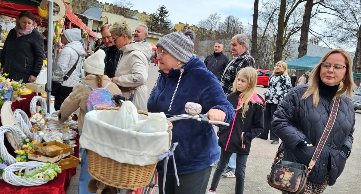 Kiermasz Wielkanocny w Mogilnie - sadzonki rozeszły się ekspresowo, różnorodne stoiska (zdjęcia)
