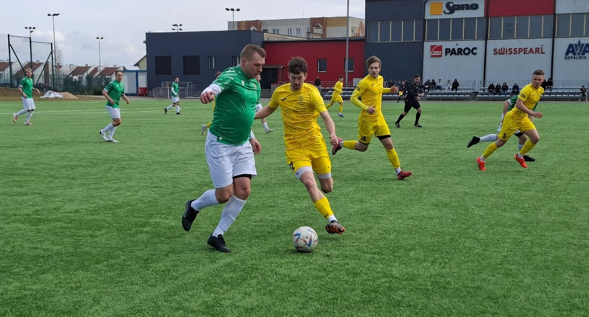 V liga wielkopolska - Zjednoczeni Trzemeszno w czasie meczu ze Stellą Luboń nie zaskoczyli (film + zdjęcia) 